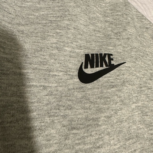 NIKE tech fleece crew pullover - sold out everywhere - Picture 4 of 5